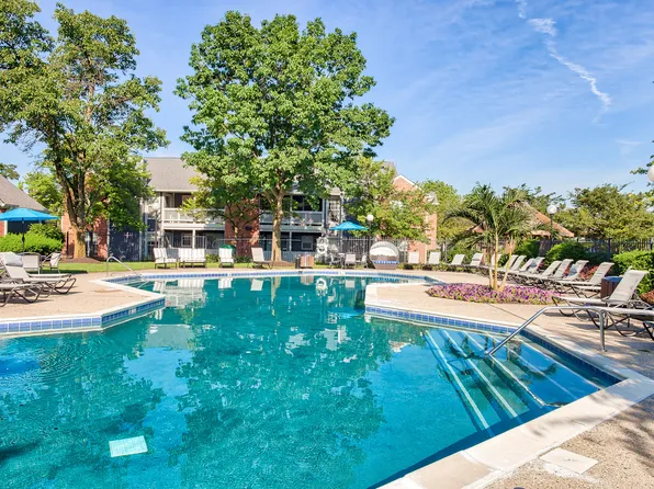 Lakeshore Apartments