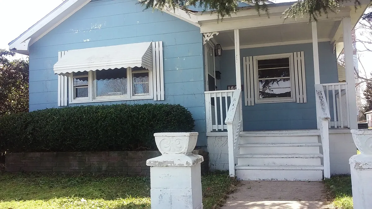 Building Photo - 1409 Bay St