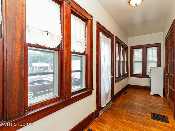 2nd image of 464 W Broadway St