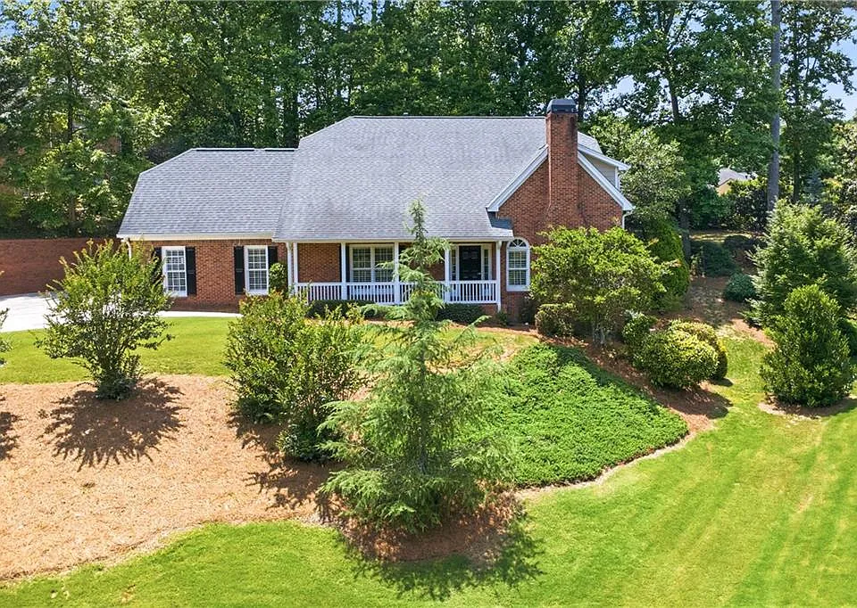 1390 Tennis Court Pl