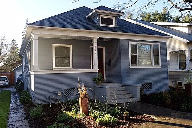 2734 Marshall Way photo 1
