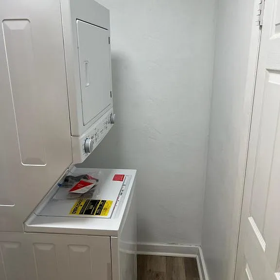 32 Bridge St #4 — Photo 9