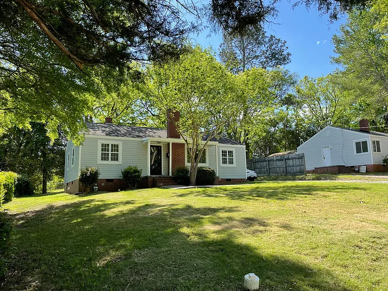 441 W Springs St — Photo 3