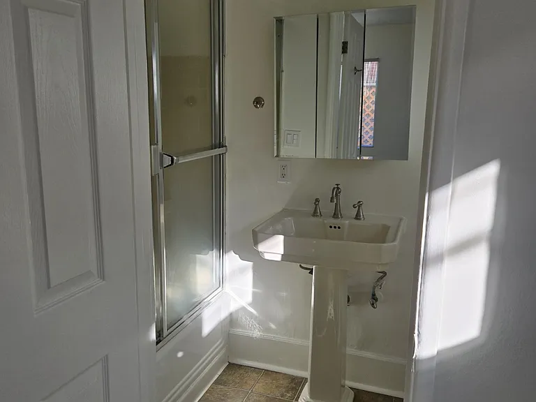 821 9th St #10 — Photo 6