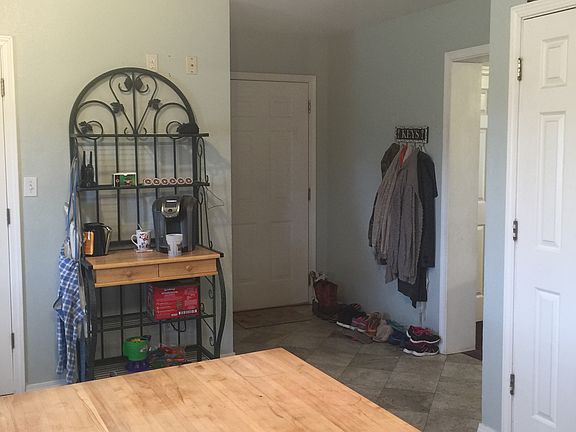 4th image of 2421 Melissa Ln