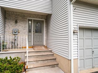 4 Hansen Pl, Wayne, NJ 07470