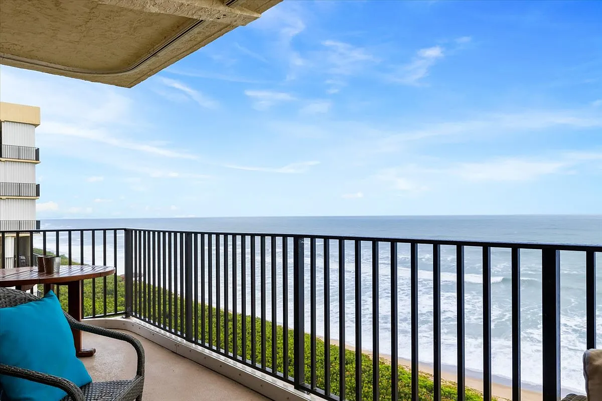 7420 S Ocean Dr — Photo 2