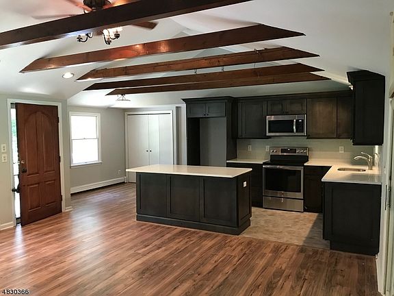 3rd image of 507 Edwards Dr