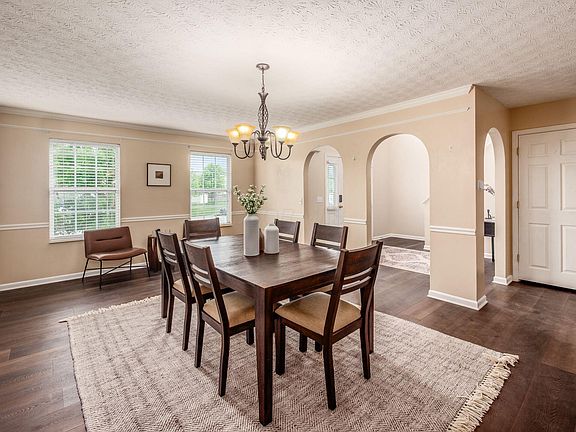 4th image of 122 Deer Path Ct N