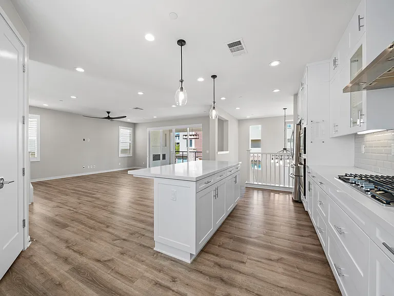 16205 Camden Cir — Photo 22
