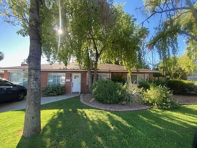 6124 N 18th Dr — Photo 1