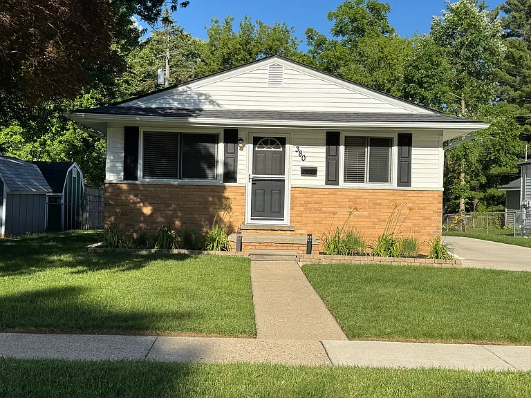380 Jeffery Ct — Photo 1
