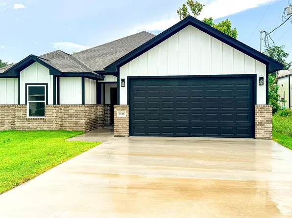 1116 Jackson Ave, Nederland, TX 77627