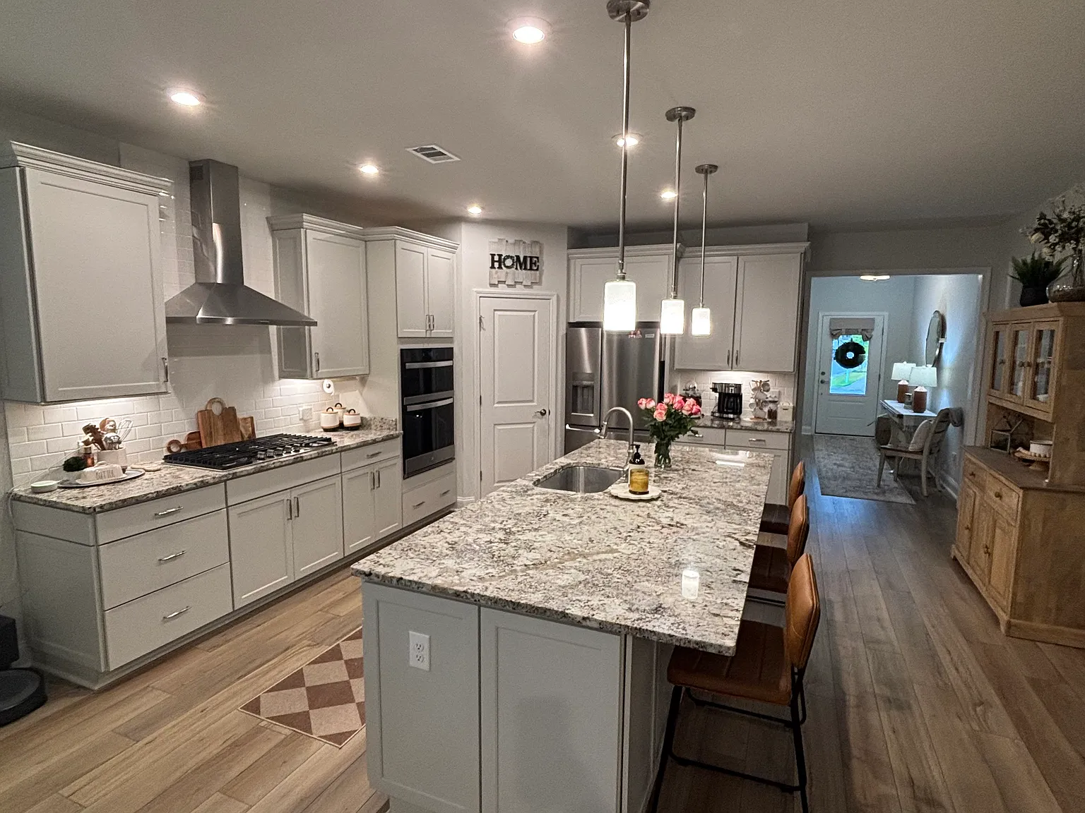 5 bed, 2847 sqft, $3,400 — Photo 4