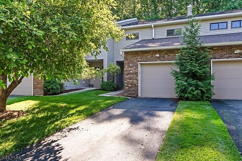 1st image of 31 Lockley Ct
