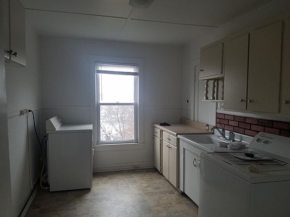 2nd image of 26 Ridge St