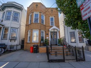 311 25th St, Union City, NJ 07087