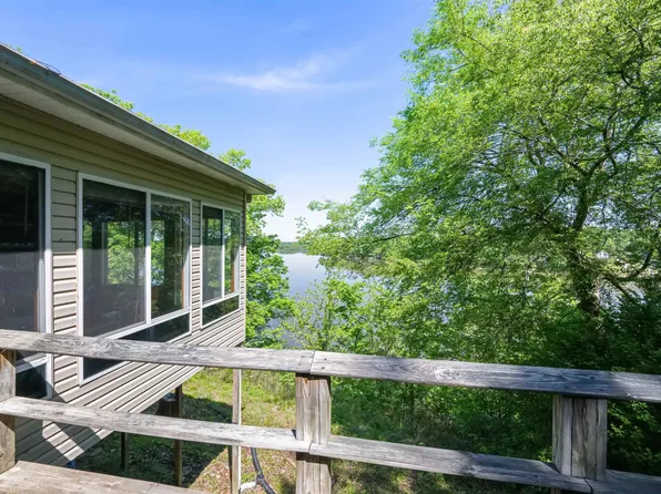 1870 Dr Fisher Ln, Decaturville, TN 38329