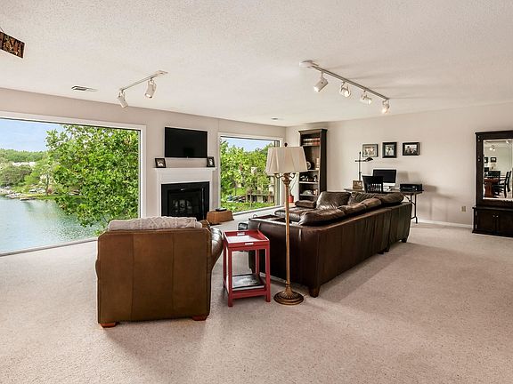 3rd image of 1211 Lake Shore Dr #245