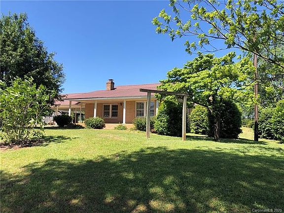 2nd image of 1083 Mills Rd
