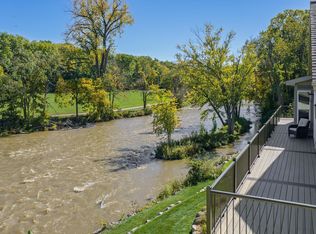 726 Island Ct, Baraboo, WI 53913