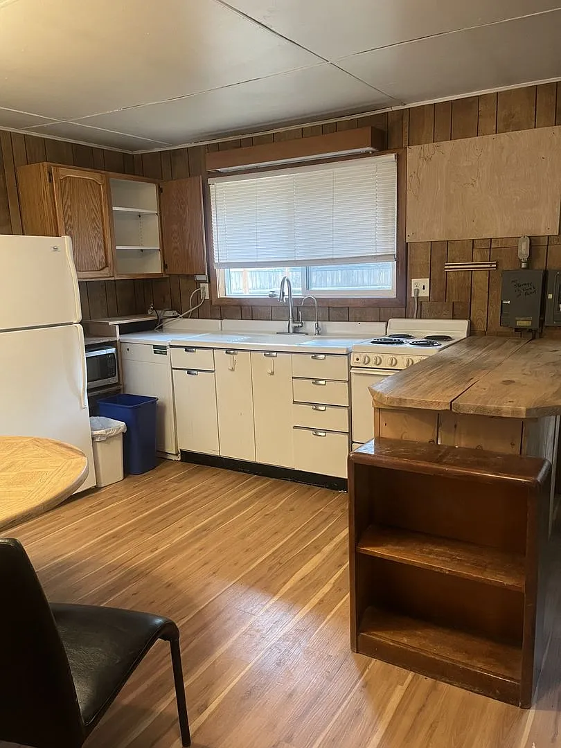 Available Now! | Three Rivers South | 6-Month Lease — Photo 4