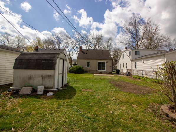 152 Highland Ave, Clawson, MI 48017