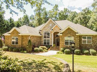 306 Lancelot Ln, Opelika, AL 36801