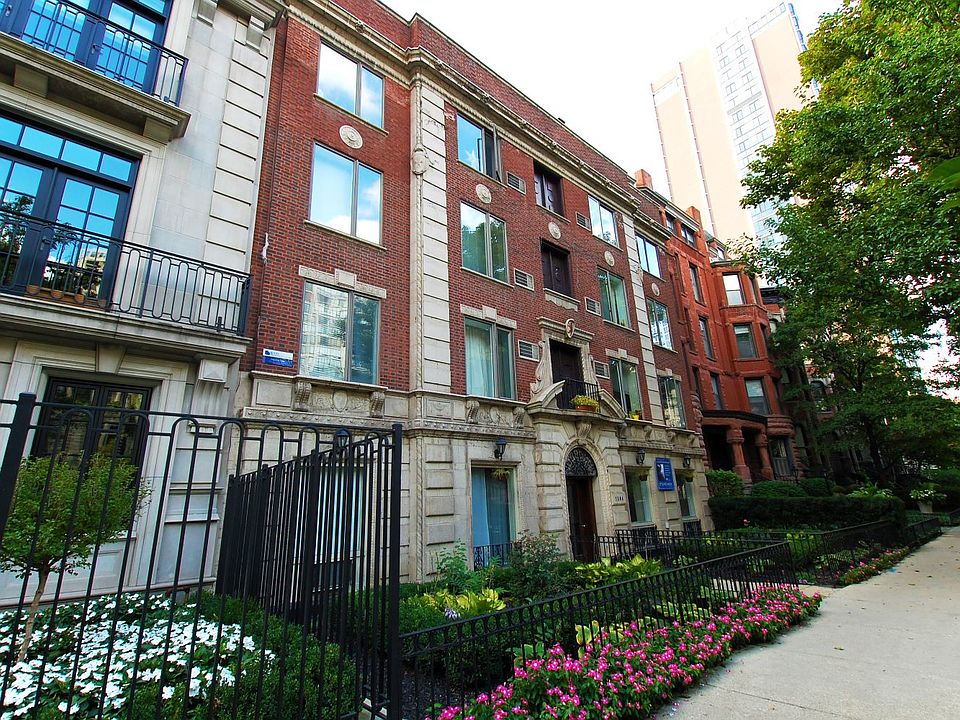 1st image of 1504 N Dearborn Pkwy APT 105