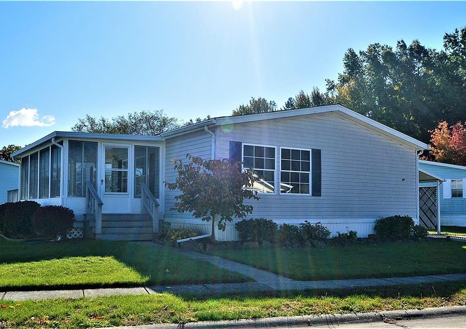 1st image of 5 Jessica Ln #5
