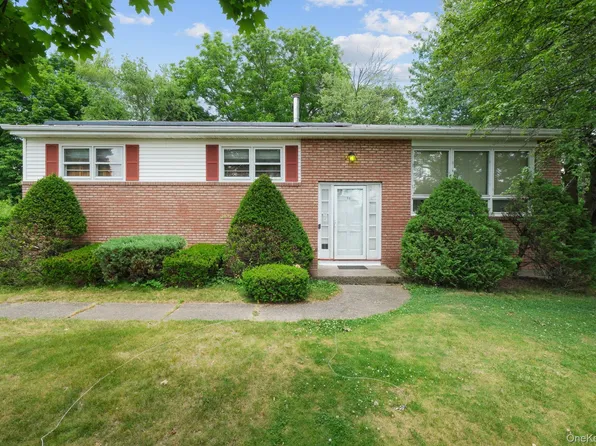 11 Ona Lane, New Windsor, NY 12553