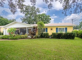 122 Bishop St, Auburndale, FL 33823