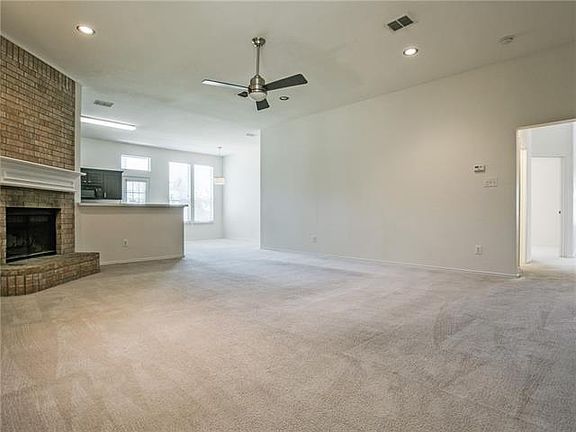 5th image of 8165 Royal Terrace Ln