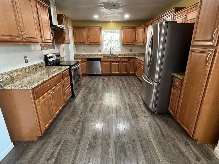 311 N Broadview St — Photo 2