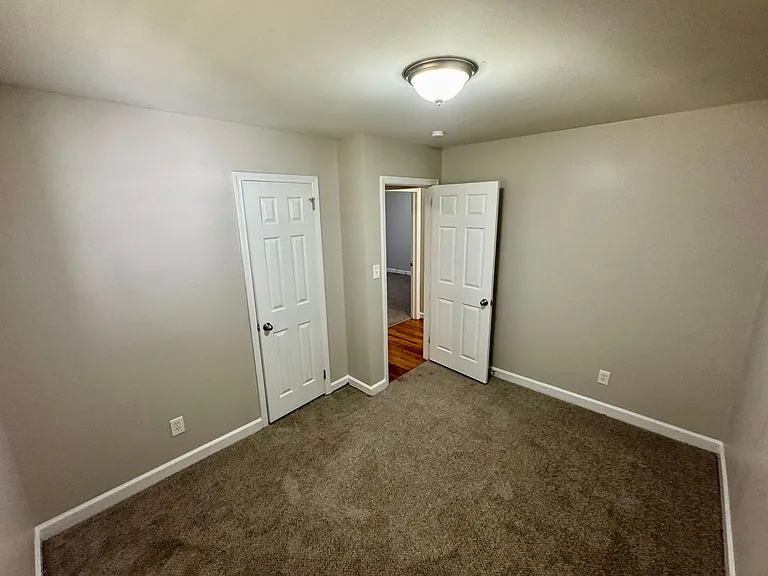 505 Locust Ln — Photo 8