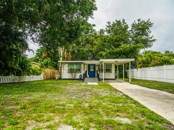 2327 Novus St, Sarasota, FL 34237