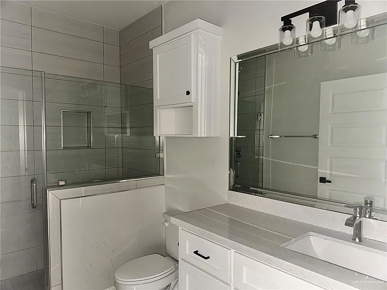 1019 N Clarence Ave #1 — Photo 7