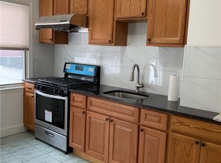 15846 75th Ave, Fresh Meadows, NY 11366