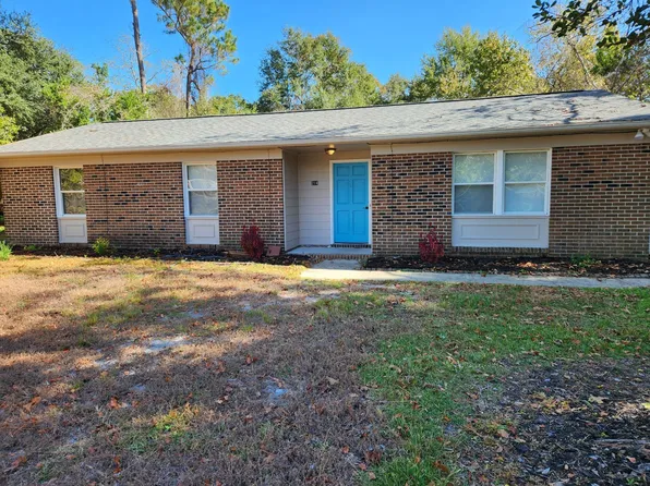 214 Kingston Rd, Wilmington, NC 28409