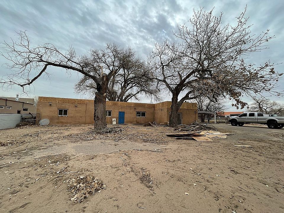 1st image of 9712 Loretta Dr NW