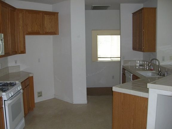 3rd image of 1111 Candlemas Ct