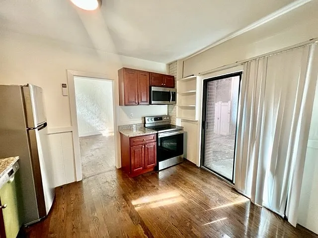 4 Garden Ct #1C — Photo 2