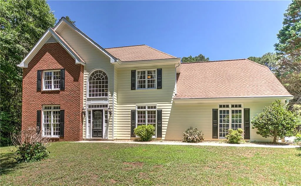 4 bed, 2.5 bath, 2410 sqft, $2,850 — Photo 1