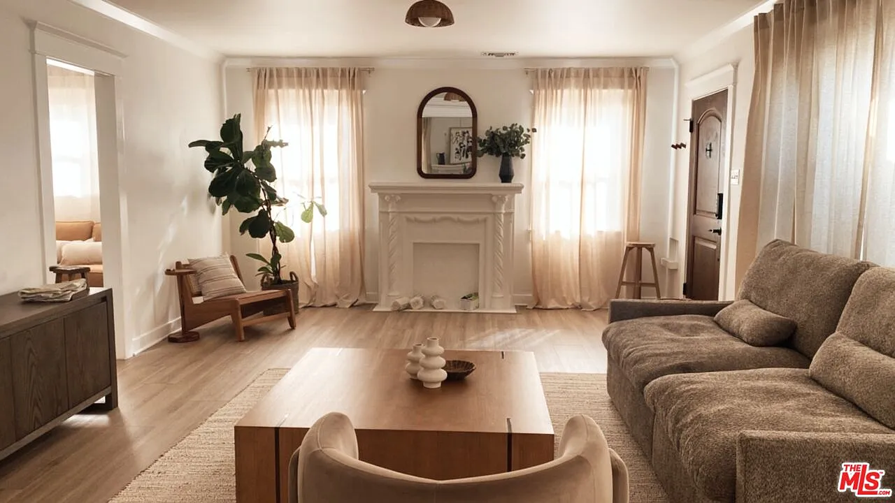 4 bed, 2.5 bath, 1976 sqft, $5,500 — Photo 4