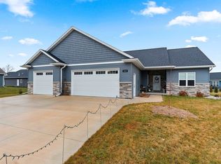 2153 Caroline Ct, Neenah, WI 54956