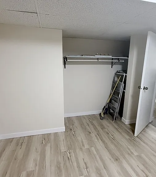 642 Fisher Cres — Photo 8