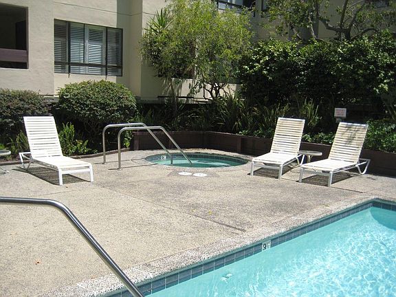 3rd image of 410 Sheridan Ave APT 220