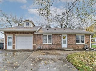 103 SW 14th St, Oak Grove, MO 64075