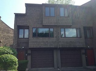 195 Towne House Rd, Hamden, CT 06514