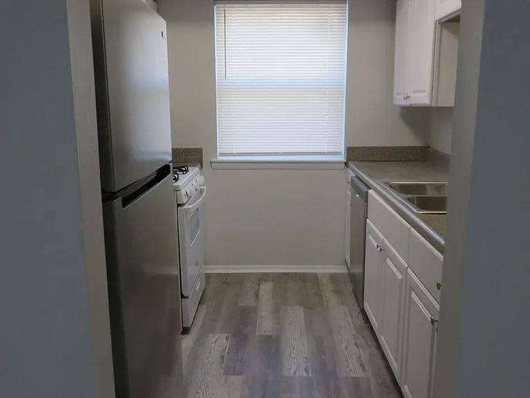 1100 Lakeview Ave — Photo 24